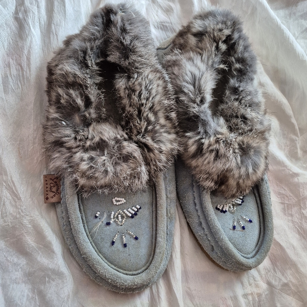 Laurentian Chief Suede And Fur Beaded Moccasins Size 7